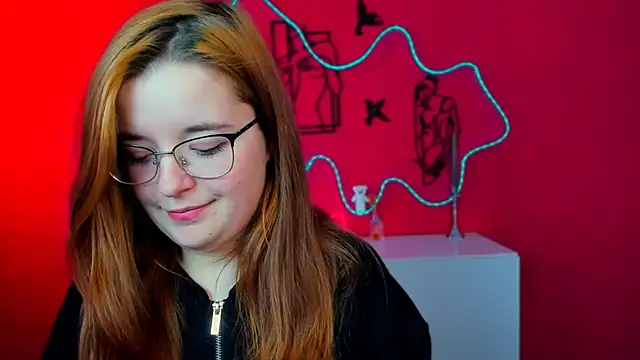 nika-still online show from 04/29/26, 06:06