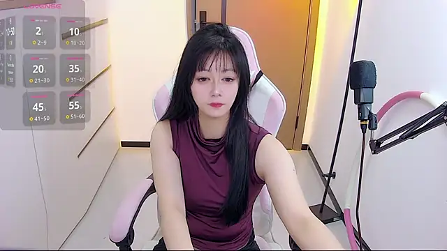 Snapshot of Fioriy66 chatting on 07/06/26, 12:46 Fioriy66 online show from 07/06/26, 12:46