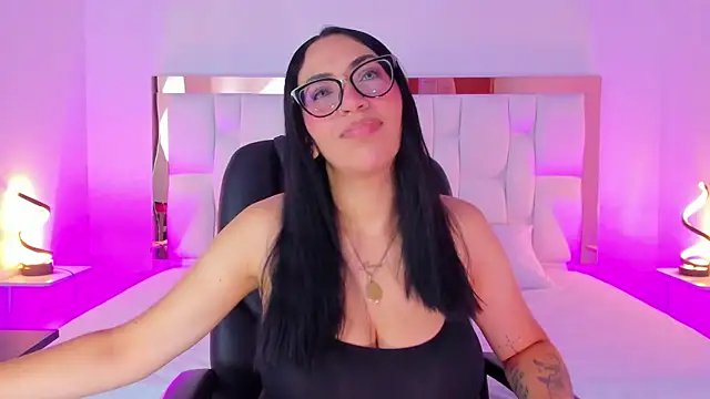 Snapshot of Camille_Juicy chatting on 09/12/25, 12:38 Camille Juicy online show from 09/12/25, 12:38