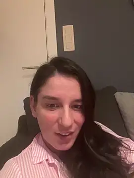 Snapshot of hottyFcup chatting on 10/21/25, 06:30 hottyFcup online show from 10/21/25, 06:30