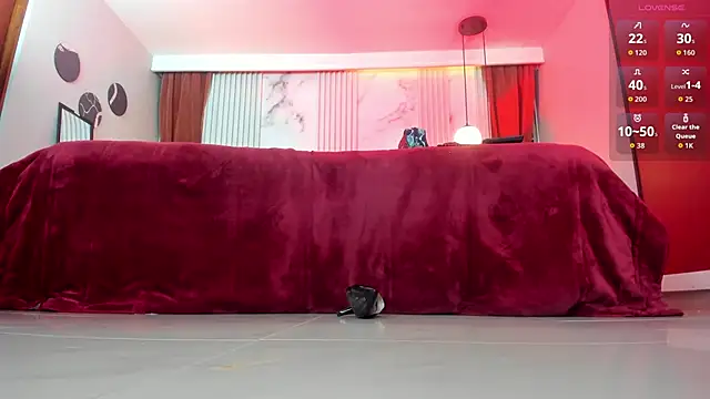 freya 26 online show from 11/02/25, 10:17