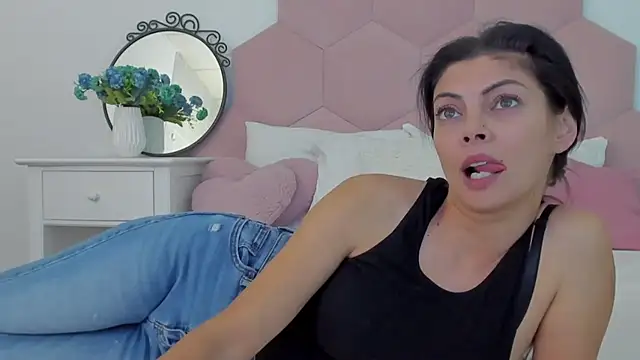 LadyLiia online show from 01/10/25, 08:07