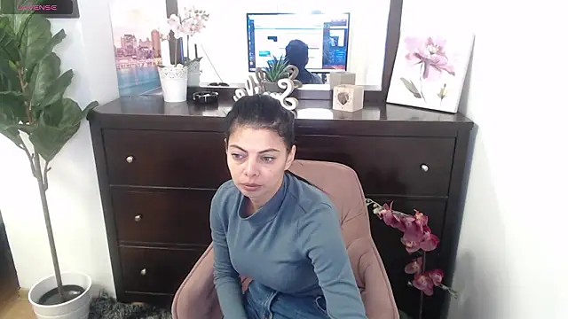 LadyLiia online show from 02/11/26, 04:50