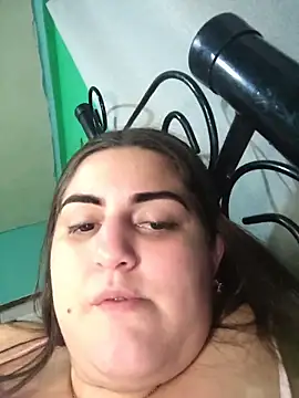 Snapshot of barbielamaravilla11 chatting on 11/22/25, 02:32 barbielamaravilla11 online show from 11/22/25, 02:32