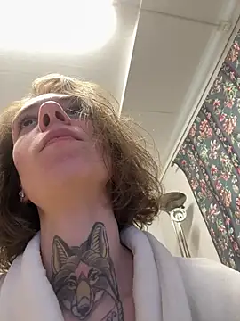 Snapshot of HoneySquirrel chatting on 02/10/26, 12:31 HoneySquirrel online show from 02/10/26, 12:31