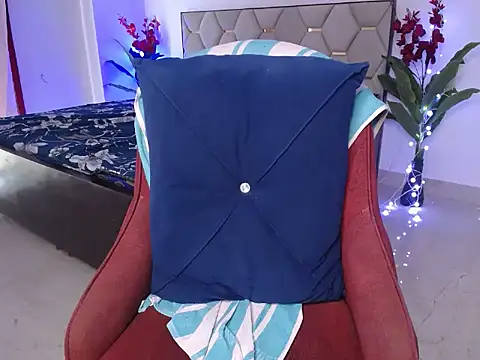 Little queenn online show from 10/24/25, 04:42