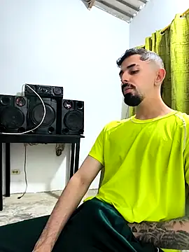 giannis090 online show from 10/19/25, 12:33