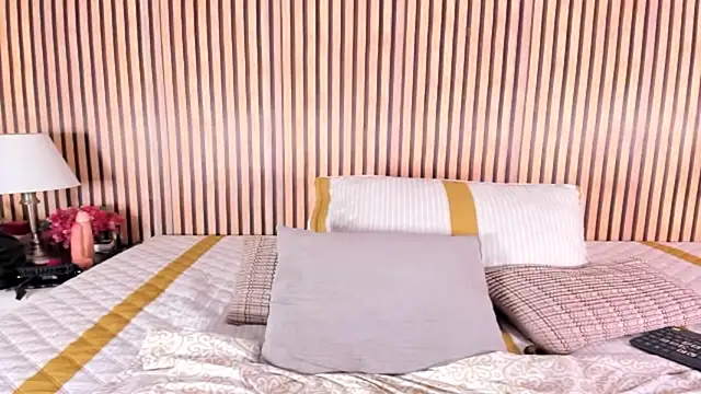 keeyla stone online show from 10/16/25, 10:22