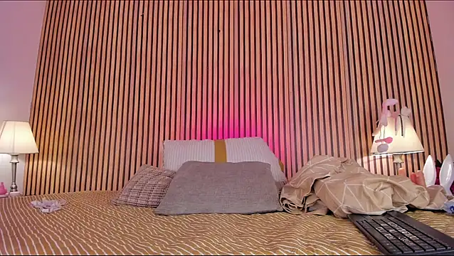 keeyla stone online show from 11/16/25, 09:42