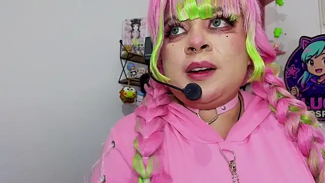 Lucycosplay777 online show from 04/19/26, 01:16