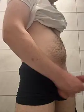 Snapshot of Emrnh chatting on 09/21/25, 03:24 Emrnh online show from 09/21/25, 03:24