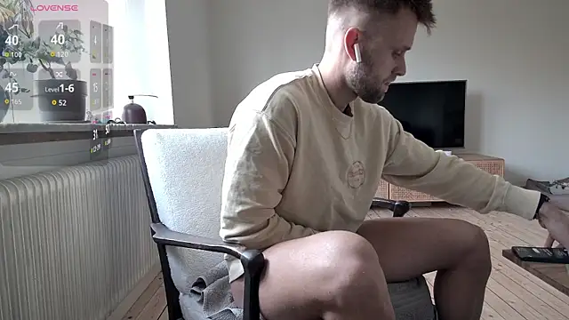 bubblebuttnes online show from 10/27/25, 07:01