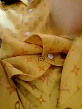 LanAnh206 online show from 10/17/25, 02:52