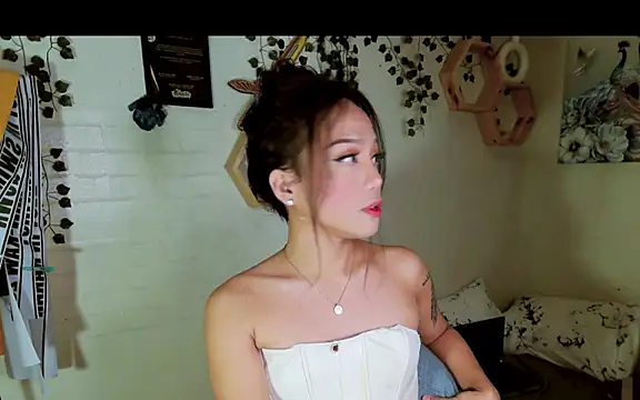 Snapshot of YourNikkieXxx chatting on 09/16/25, 02:07 YourNikkieXxx online show from 09/16/25, 02:07