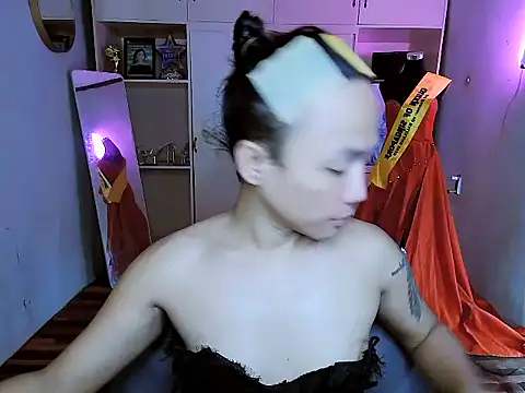 Snapshot of YourNikkieXxx chatting on 10/21/25, 06:25 YourNikkieXxx online show from 10/21/25, 06:25