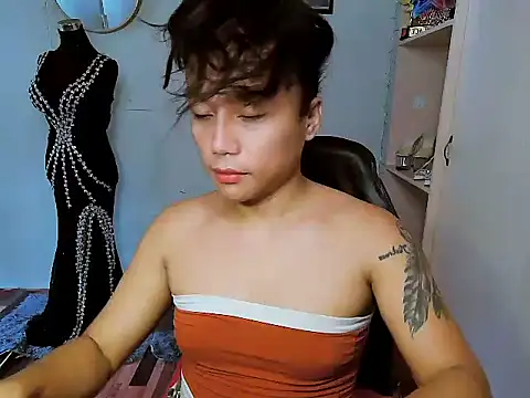 Snapshot of YourNikkieXxx chatting on 12/18/25, 05:02 YourNikkieXxx online show from 12/18/25, 05:02