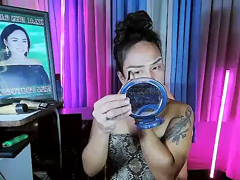YourNikkieXxx online show from 06/11/26, 07:56