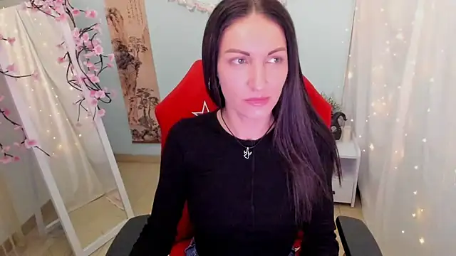 Aurora Loveu online show from 04/07/26, 11:15