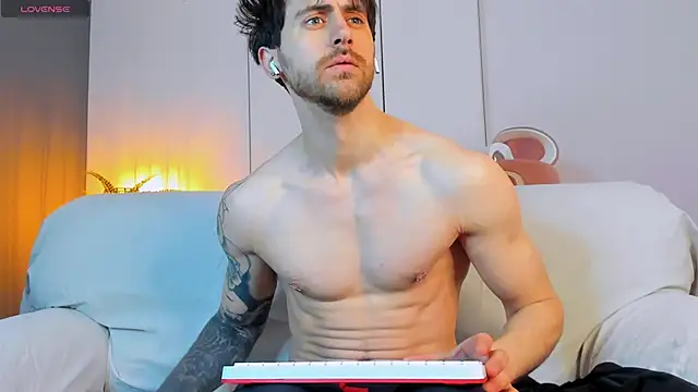 Oscar Miller  online show from 04/08/26, 08:03