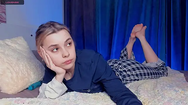 VedaSchulz online show from 11/21/25, 06:50