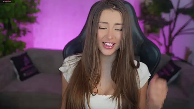 Luna secretgirl online show from 04/26/26, 08:01