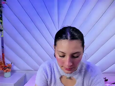  Luna Bennett online show from 11/04/25, 01:21