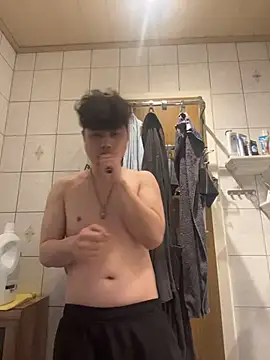 Kingpowerlittel online show from 03/04/26, 05:19