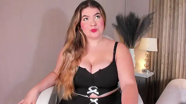 Snapshot of MiaVixen_ chatting on 09/13/25, 04:34 MiaVixen  online show from 09/13/25, 04:34