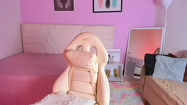 Snapshot of fressittalove01 chatting on 09/23/25, 02:09 fressittalove01 online show from 09/23/25, 02:09