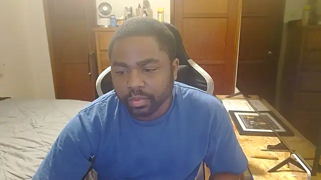 Snapshot of Breadwinnah chatting on 06/25/26, 03:17 Breadwinnah online show from 06/25/26, 03:17