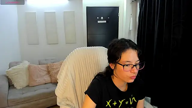 Snapshot of Samantha_blow chatting on 09/26/25, 05:11 Samantha blow online show from 09/26/25, 05:11