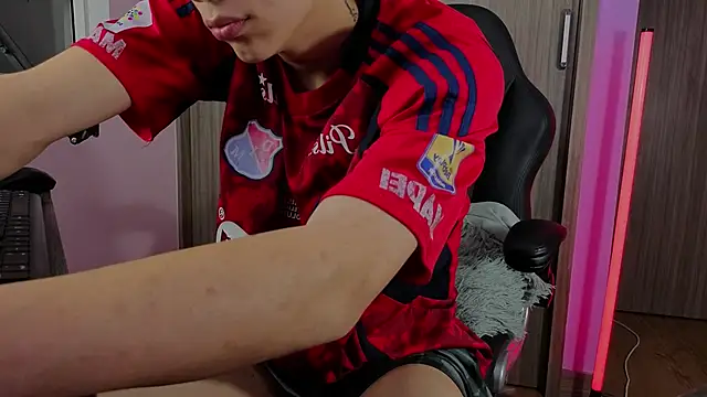 thomas  brandd1 online show from 09/15/25, 10:26