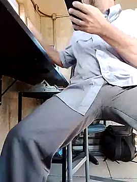 Snapshot of jssaf chatting on 05/04/26, 12:23 jssaf online show from 05/04/26, 12:23