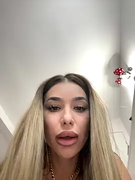 KaseyQuinn  online show from 10/10/25, 09:19