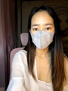 TiNa 04 online show from 10/16/25, 10:33