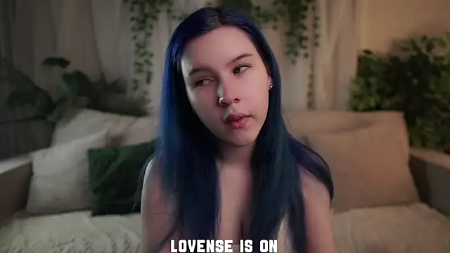 ElizSpieth online show from 12/16/25, 01:10