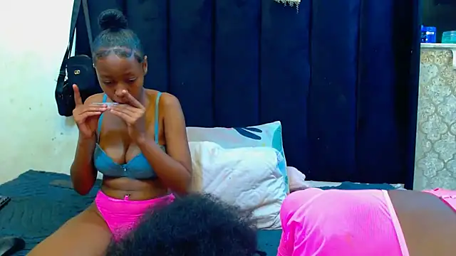 LonelyQueenxx25 online show from 03/06/26, 08:05