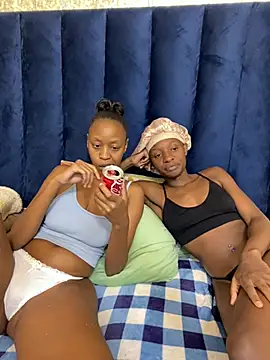 LonelyQueenxx25 online show from 03/11/26, 07:31