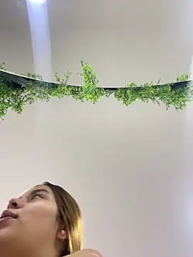 CharlotteBrownn  online show from 10/30/25, 03:08