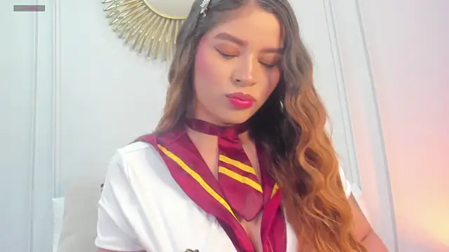 Snapshot of CharlotteBrownn_ chatting on 06/17/26, 02:25 CharlotteBrownn online show from 06/17/26, 02:25