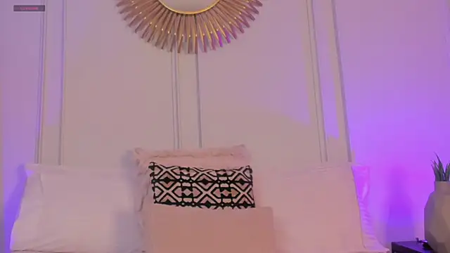 Snapshot of CharlotteBrownn_ chatting on 07/01/26, 12:23 CharlotteBrownn online show from 07/01/26, 12:23