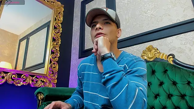 Snapshot of AlessandroKiing chatting on 09/09/25, 01:54 AlessandroKiing online show from 09/09/25, 01:54