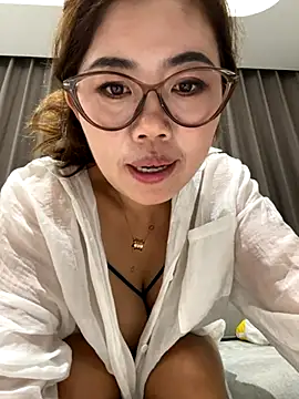 Snapshot of feifei_521 chatting on 09/18/25, 01:46 feifei 521 online show from 09/18/25, 01:46
