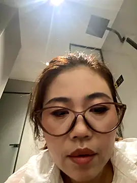 Snapshot of feifei_521 chatting on 09/19/25, 01:51 feifei 521 online show from 09/19/25, 01:51