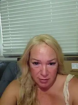 Sugarloveless online show from 09/28/25, 12:16