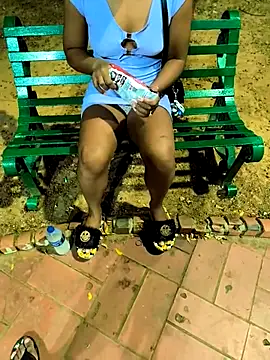 Snapshot of Mia-sensual chatting on 09/19/25, 04:14 Mia-sensual online show from 09/19/25, 04:14