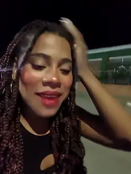 Snapshot of Mia-sensual chatting on 10/09/25, 04:32 Mia-sensual online show from 10/09/25, 04:32