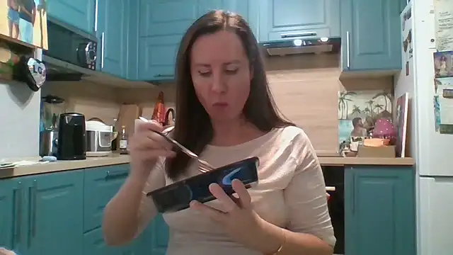 ALICAINWONDERLAND online show from 12/04/25, 07:22