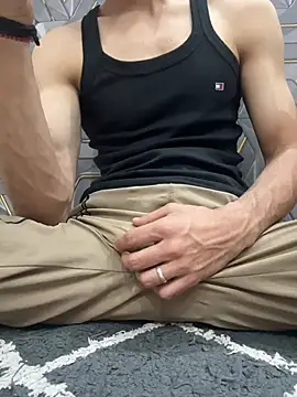 Snapshot of coupleyug chatting on 02/26/26, 03:44 coupleyug online show from 02/26/26, 03:44