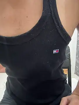 Snapshot of coupleyug chatting on 05/23/26, 12:31 coupleyug online show from 05/23/26, 12:31